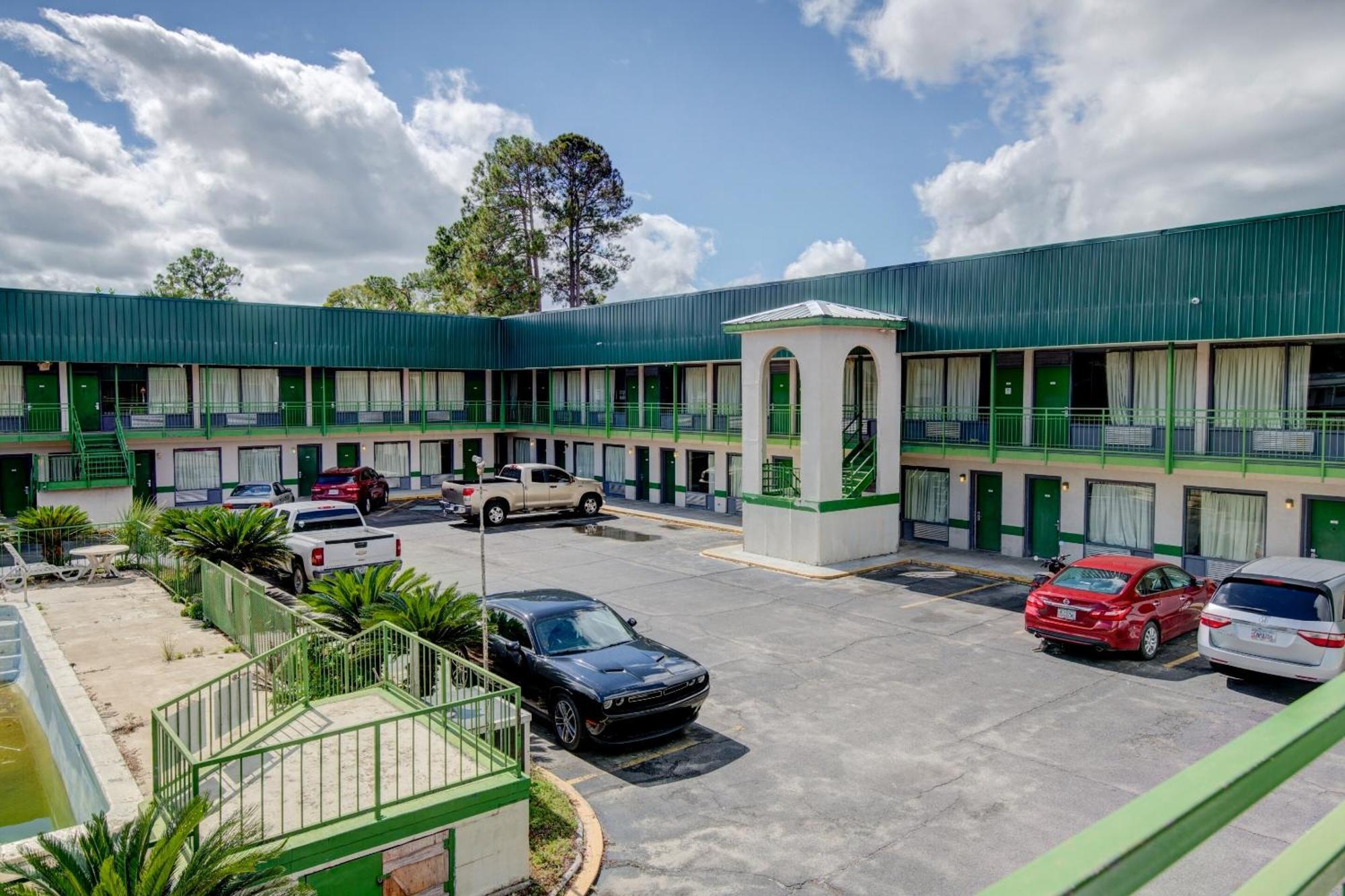 Oyo Hotel Douglas Ga Us-441 Exteriér fotografie
